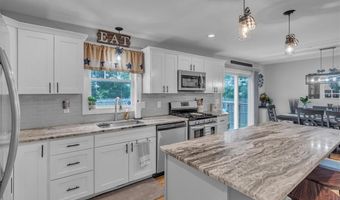 58 Benefit St, Warwick, RI 02886