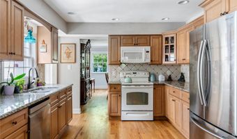 85 Shore Rd, Amityville, NY 11701