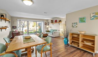 624 Peninsula Ct, Ann Arbor, MI 48105