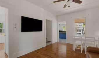 21 Clinton Ave, Newport, RI 02840