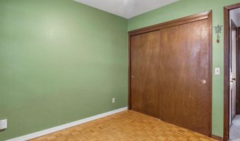 1602 Golden Oak Ln, Madison, WI 53711
