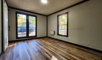 23 W Anderson St, Aurora, MO 65605