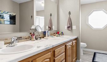 67425 N Lob Ln, Benton City, WA 99320