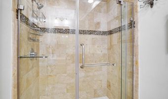 2420 N TAYLOR St, Arlington, VA 22207
