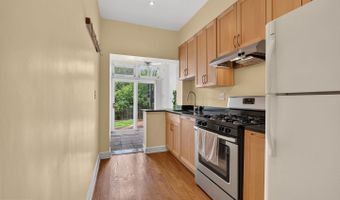 2520 41ST St NW, Washington, DC 20007