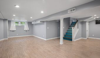 19 Sherwood Dr, Westport, CT 06880