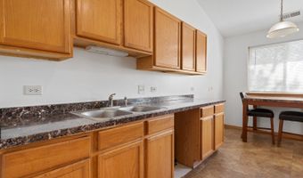 941 N Swift Rd 301, Addison, IL 60101