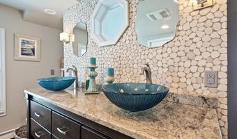 8115 Colony Dr, Algonac, MI 48001