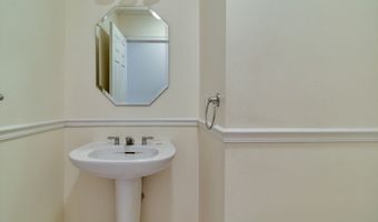 12 Braeburn Ln 12, Ashland, MA 01721