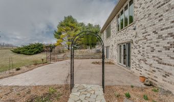 E7009 Jackson Rd, Algoma, WI 54201