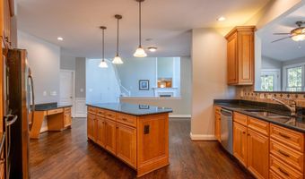 20262 KIAWAH ISLAND Dr, Ashburn, VA 20147