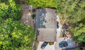 813 Lakeshore Dr, Berkeley Lake, GA 30096