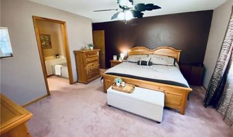 869 MOSS CANYON Dr, Amherst, OH 44001