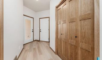 2317 E Brek St, Brandon, SD 57005