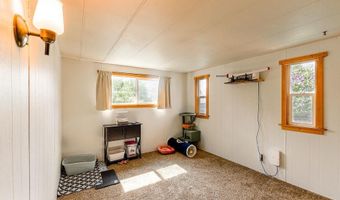 205 N C St, Albion, WA 99125