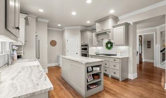 4856 Grandview Ct, Flowery Branch, GA 30542