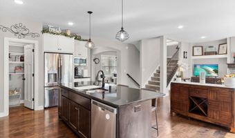 4313 Parkview Cir, Anoka, MN 55303