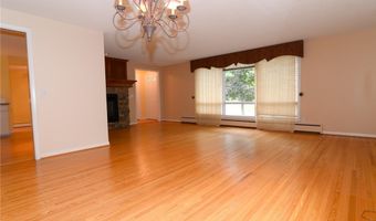116 Segsbury Rd, Amherst, NY 14221