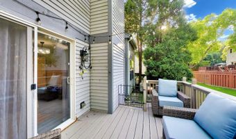 30 Oxford Ct, Algonquin, IL 60102
