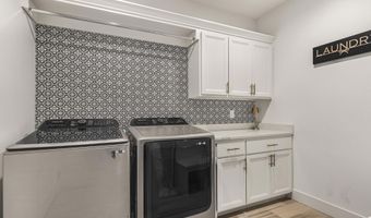 6482 Crown Cres, Ammon, ID 83406