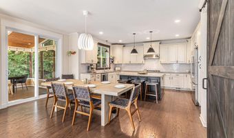 6217 S Trailwoods Dr, Ann Arbor, MI 48103