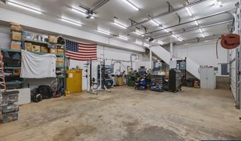 22000 SE Upper Matthews Creek Ln, Amity, OR 97101