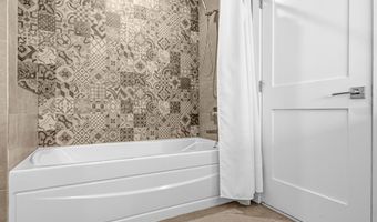 1110 S HIGHLAND St 2, Arlington, VA 22204