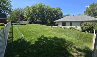 1905 Country Meadows Pl, Beatrice, NE 68310