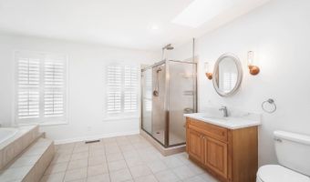 2558 Apple Ridge Ln, Amberley, OH 45236