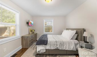 1120 Meadow Ln, Charlotte, NC 28205