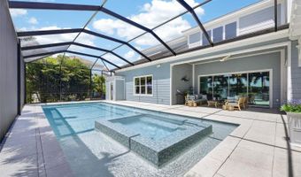 825 MANNS HARBOR Dr, Apollo Beach, FL 33572