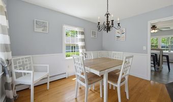 34 Foxhill Ave, Bristol, RI 02809
