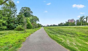 2218 FARRINGTON Ave, Alexandria, VA 22303