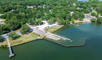 513 Pauline Dr, Bonneau, SC 29431