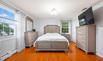 48 Cambridge Dr, Aberdeen, NJ 07747