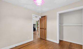 207 Pawson Rd, Branford, CT 06405