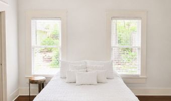 211 MONTCLAIR St, Alamo Heights, TX 78209