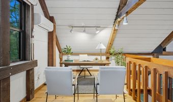 4 Lantern Ln, Bedford, MA 01730