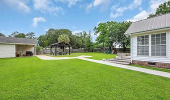 312 S Poplar Ave, Andrews, SC 29510