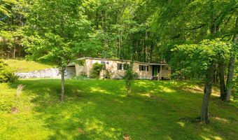 5203 Howardsville Rd, Apison, TN 37302