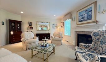 39 Wickendon Ct, Amherst, NY 14221