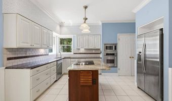 477 Redwood Forest Dr, Ballwin, MO 63021