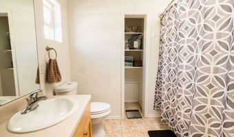 102 GARDEN Cir, Bloomfield, NM 87413