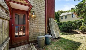 23 Willow St, Newport, RI 02840