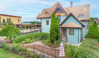 302 S Main St, Algonquin, IL 60102