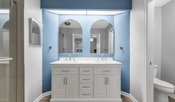 502 Oak Ridge Trails Ct, Ballwin, MO 63021