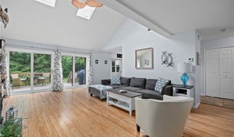 875 Hampton Cir 3, Aurora, OH 44202