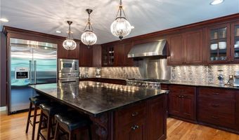 258 Woodridge Dr, North Kingstown, RI 02874