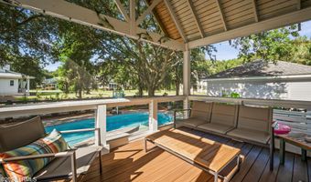 4 Waterbird Dr, Beaufort, SC 29907