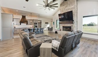 170 Rolling Hills Blvd, Alvord, TX 76225